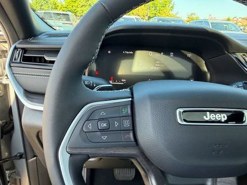New 2026 Jeep Grand Cherokee L Limited w/ Limited Altitude Package AWD/4WD image 18