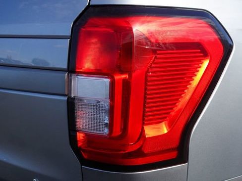 Used 2024 Ford Expedition Max XLT image 7