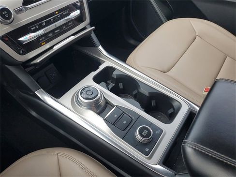 Used 2023 Ford Explorer XLT w/ Equipment Group 202A image 32