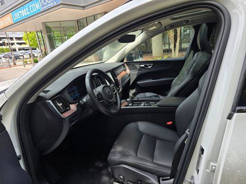 Certified 2024 Volvo XC60 T8 Plus w/ Protection Package Premier AWD/4WD image 32