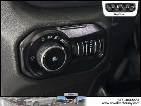Used 2021 Jeep Wrangler Unlimited Sahara AWD/4WD image 19