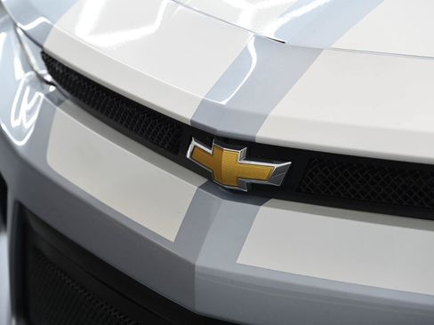 Used 2018 Chevrolet Camaro SS RWD image 10
