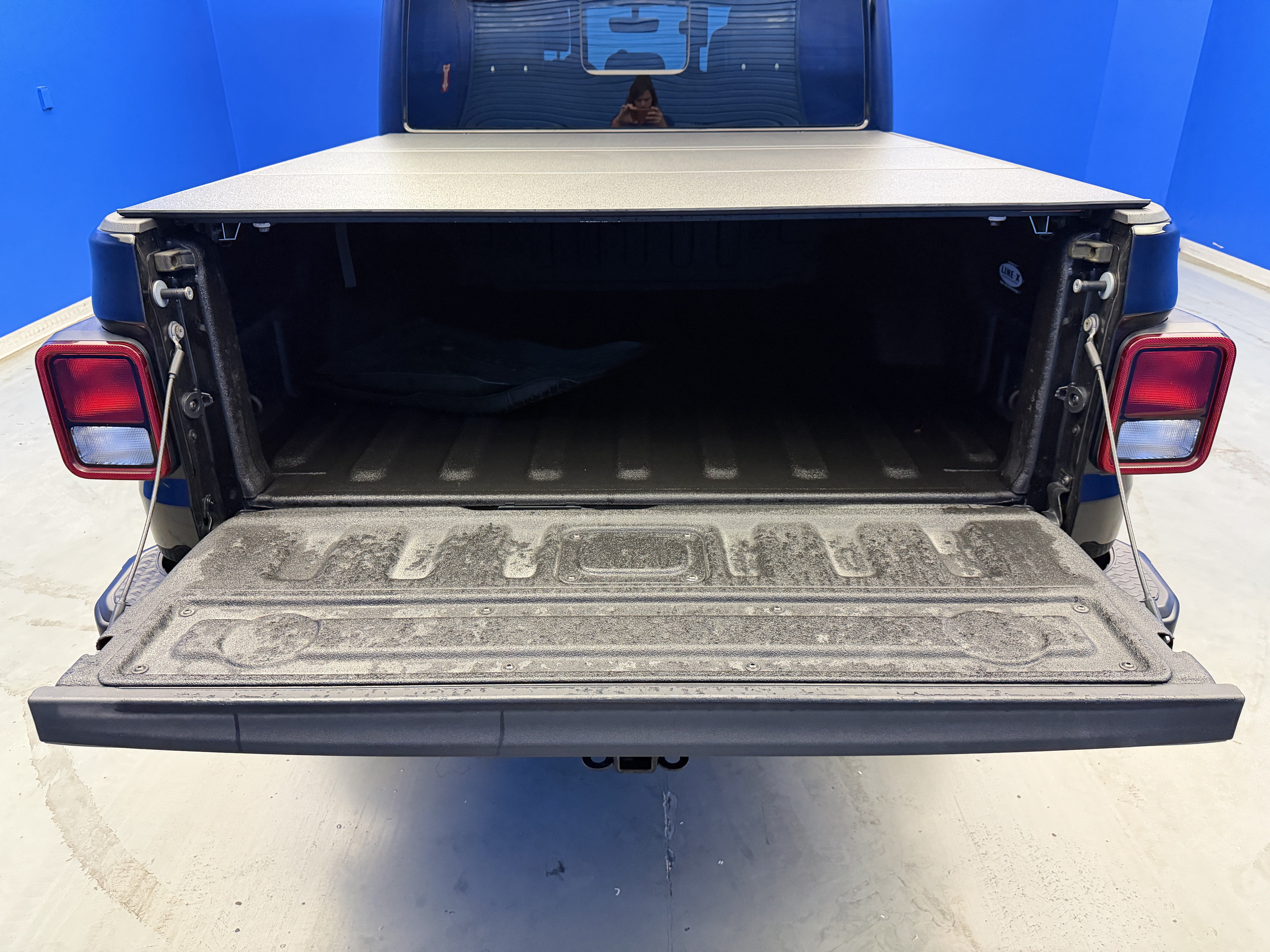 Used 2020 Jeep Gladiator Overland AWD/4WD image 28