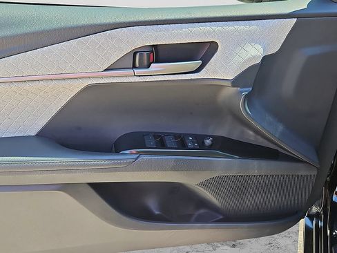 Used 2025 Toyota Camry XLE FWD image 15