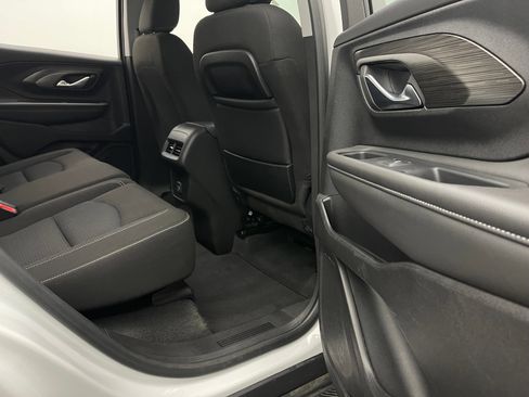 Used 2024 GMC Terrain SLE FWD image 31