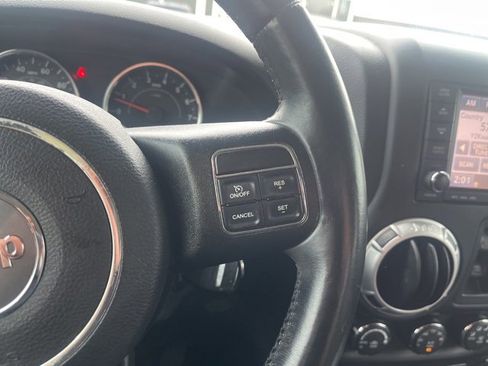 Used 2015 Jeep Wrangler Unlimited Sahara w/ Max Tow Package image 10