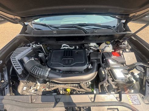 Certified 2023 GMC Acadia SLE w/ Driver Convenience Package image 21