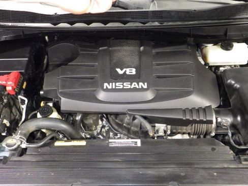 Used 2020 Nissan Titan Platinum Reserve w/ Moonroof Package image 11