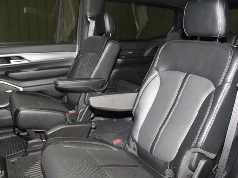 Used 2023 Jeep Wagoneer Series II image 19