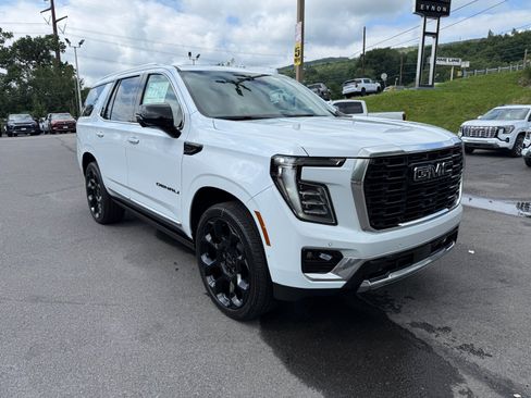 New 2026 GMC Yukon Denali w/ Denali Reserve Package AWD/4WD image 7