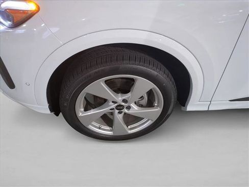 New 2025 Audi Q5 Premium Plus image 23