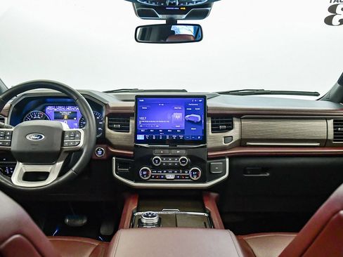 Used 2023 Ford Expedition Limited image 15