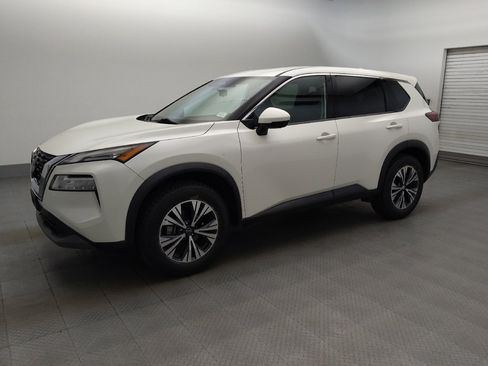 Used 2021 Nissan Rogue SV FWD image 2