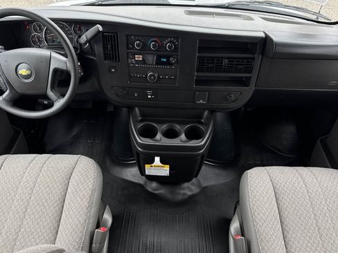New 2026 Chevrolet Express 2500 Extended w/ Communications Package RWD image 13