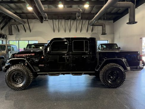 Used 2024 Jeep Gladiator Mojave image 8