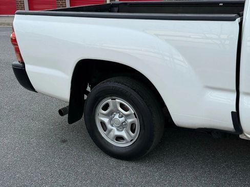 Used 2015 Toyota Tacoma 2WD Access Cab image 9