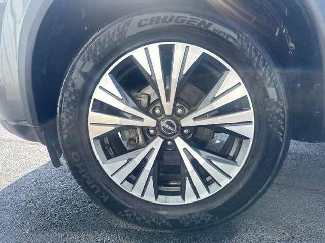 Used 2023 Nissan Rogue SV AWD/4WD image 47