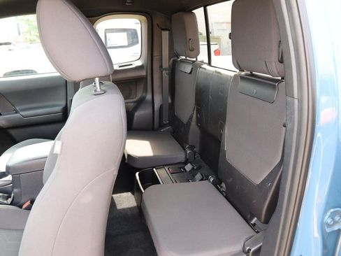 Used 2019 Toyota Tacoma TRD Off-Road AWD/4WD image 9