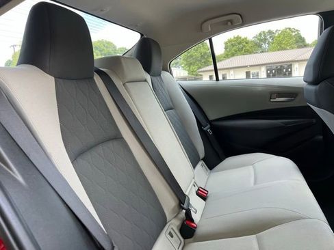 Used 2020 Toyota Corolla LE FWD image 21