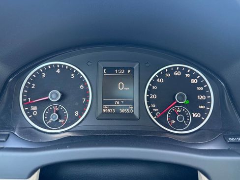 Used 2011 Volkswagen Tiguan S image 26