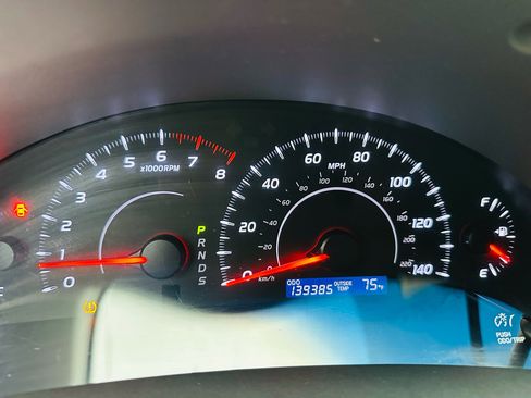 Used 2010 Toyota Camry LE image 12