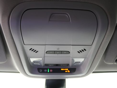 Used 2023 GMC Acadia SLT image 47