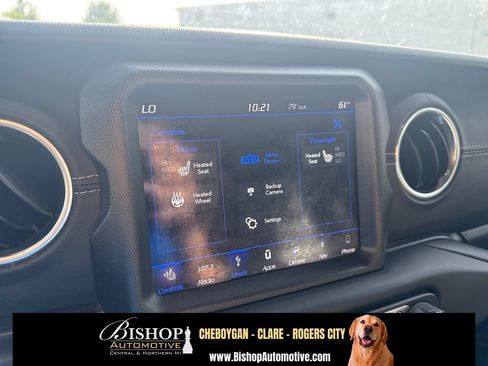 Used 2019 Jeep Wrangler Unlimited Sahara AWD/4WD image 24