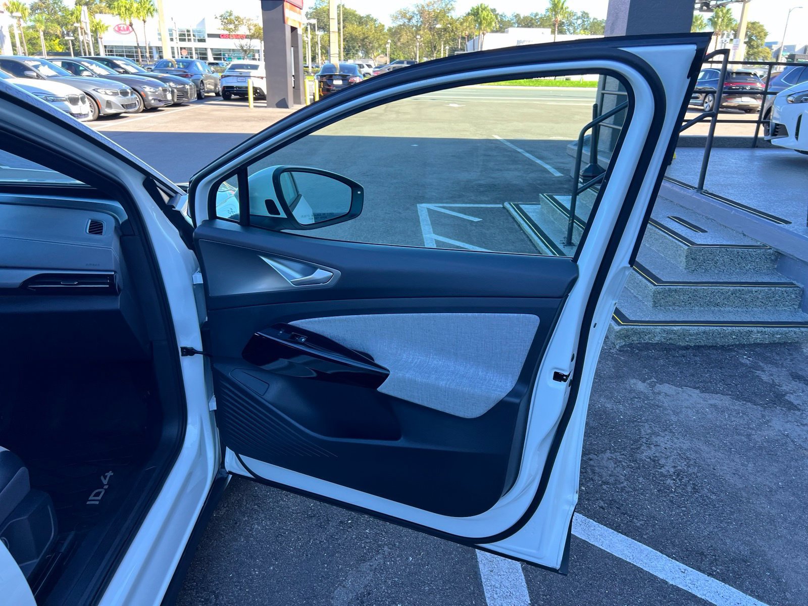 Used 2024 Volkswagen ID.4 2WD image 60
