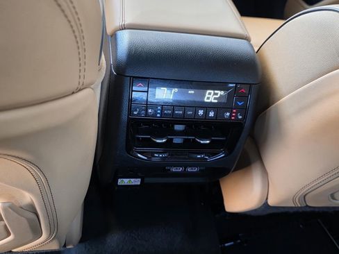 Used 2024 Jeep Grand Cherokee L Summit AWD/4WD image 13