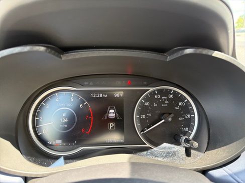 Used 2024 Nissan Versa SV w/ Trunk Package FWD image 15