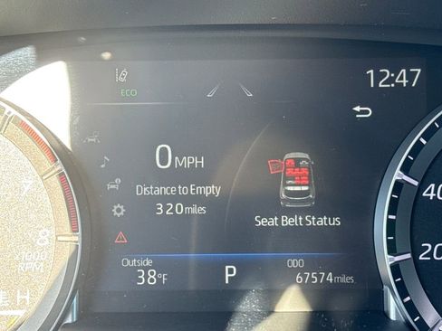 Used 2023 Toyota Highlander L image 18