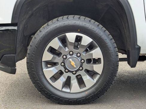 Used 2024 Chevrolet Silverado 2500 Custom w/ Custom Convenience Package AWD/4WD image 38