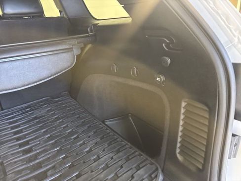 Certified 2020 Jeep Grand Cherokee Limited w/ Trailer Tow Group IV image 11