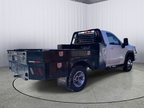 Used 2022 GMC Sierra 3500 SLE w/ SLE Convenience Package image 10