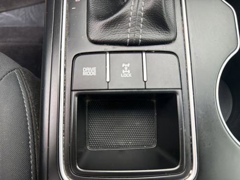 Used 2019 Kia Sorento AWD V6 image 27