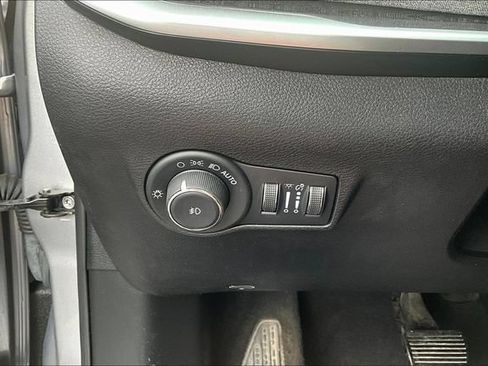 Used 2022 Jeep Compass Latitude AWD/4WD image 15