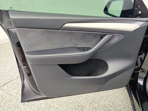 Used 2022 Tesla Model Y Performance AWD/4WD image 11