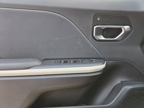 New 2025 Kia K4 GT-Line FWD image 16