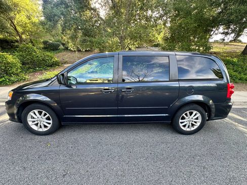 Used 2014 Dodge Grand Caravan SXT FWD image 5