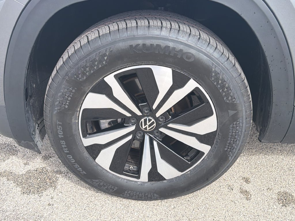 Certified 2024 Volkswagen Atlas Cross Sport SE AWD/4WD image 29