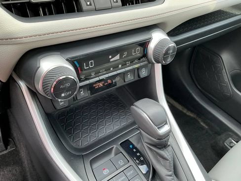 Used 2021 Toyota RAV4 XLE Premium AWD/4WD image 22