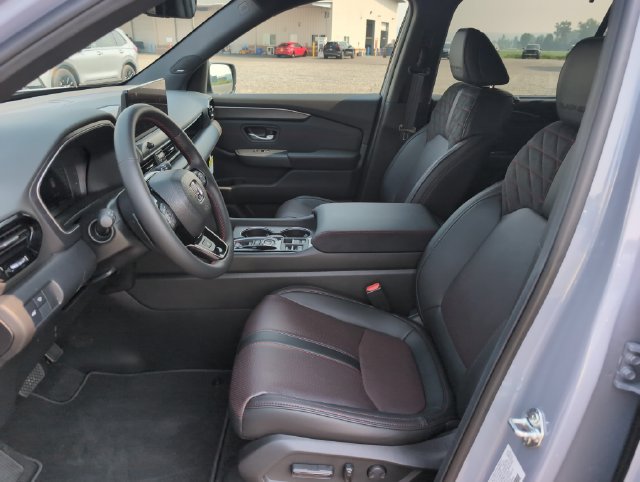 Used 2026 Honda Pilot Black Edition image 17