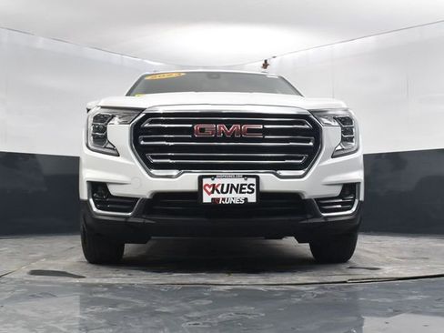 Used 2023 GMC Terrain SLT image 42