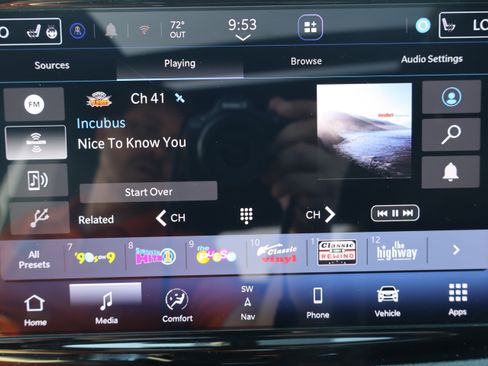 Used 2025 Chrysler Pacifica Limited FWD image 20