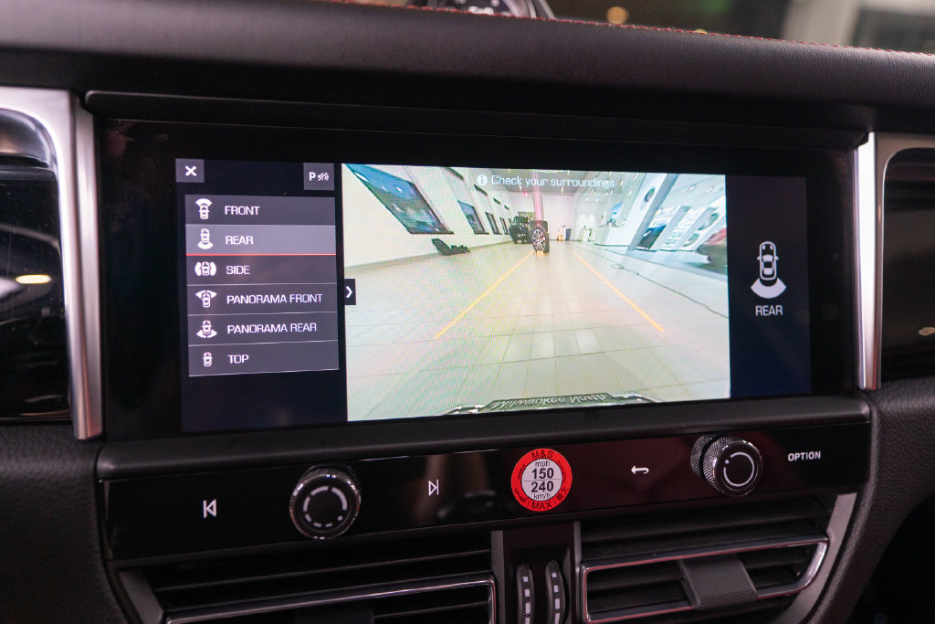 Certified 2023 Porsche Macan S AWD/4WD image 30