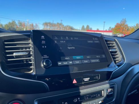 Used 2021 Honda Pilot EX-L image 42