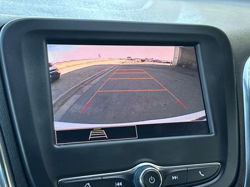 Used 2024 Chevrolet Equinox LT image 17