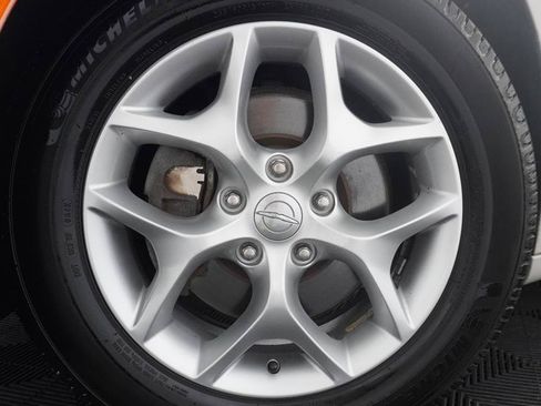 Used 2019 Chrysler Pacifica Touring-L Plus FWD image 3
