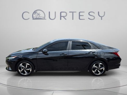 Certified 2023 Hyundai Elantra Limited FWD image 2