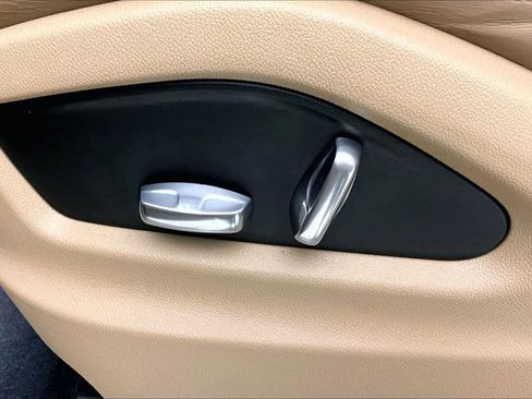 Used 2019 Porsche Cayenne S image 34